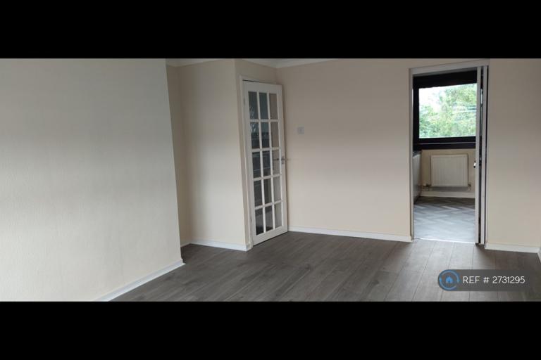 2 bedroom flat in Balunie Terrace, Dundee, DD4 (2 bed) (#2731295)