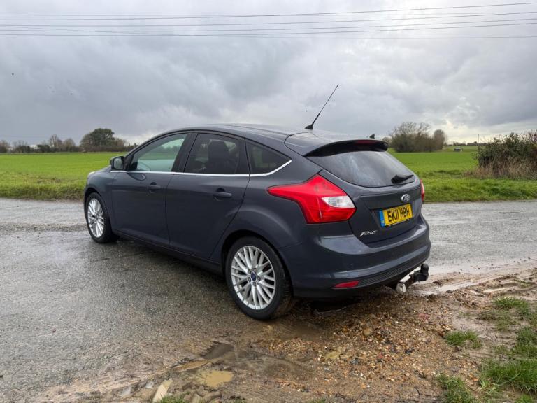 2011 Ford Focus 1.6 125 Zetec 5dr HATCHBACK PETROL Manual