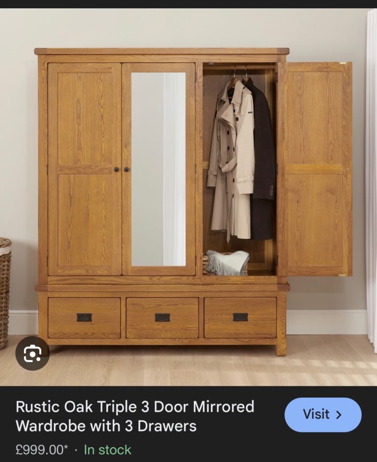 Oak Triple Wardrobe with mirror 