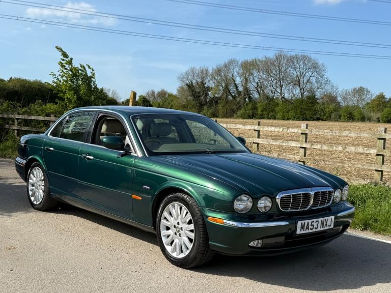 JAGUAR XJ SERIES XJ8 3.5 V8 SE 4dr Auto | Racing Green | Cream Leather 