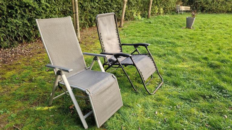 Folding sun loungers / chairs – great for garden