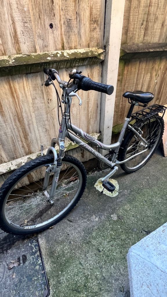 Ladies mountain bike Raleigh Tundra  / Spare or repair