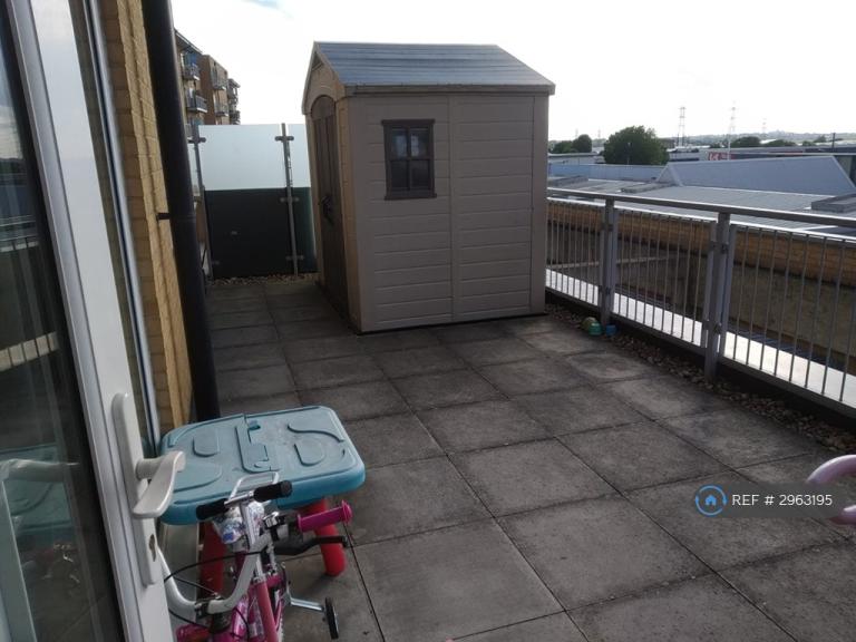 2 bedroom flat in Peebles Court, Croydon, CR0 (2 bed) (#2963195)