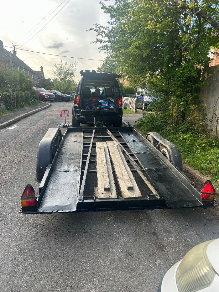 Car transporter trailer 