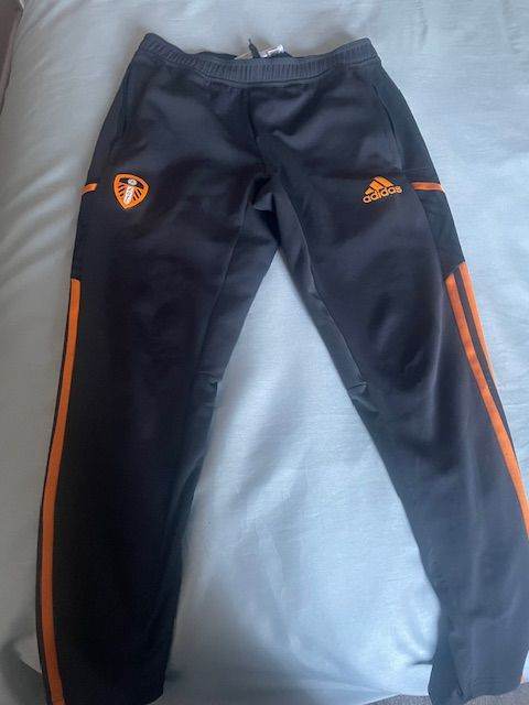  Leeds United Tracksuit Botoms Size Medium