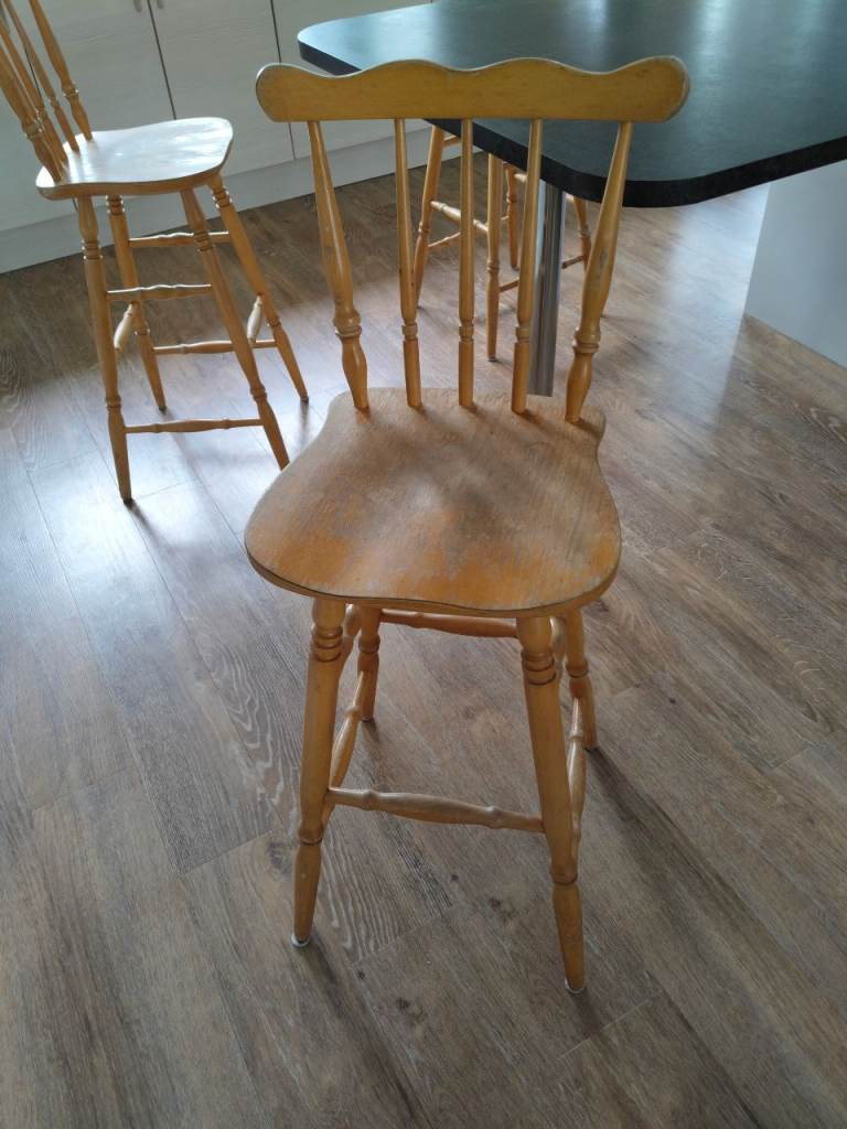 3 wooden bar/breakfast bar stools