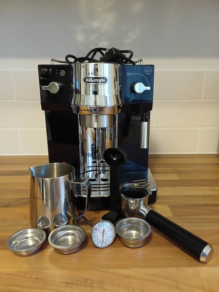 De’Longhi Barista Style Manual Classic Espresso Coffee Machine EC820.B 