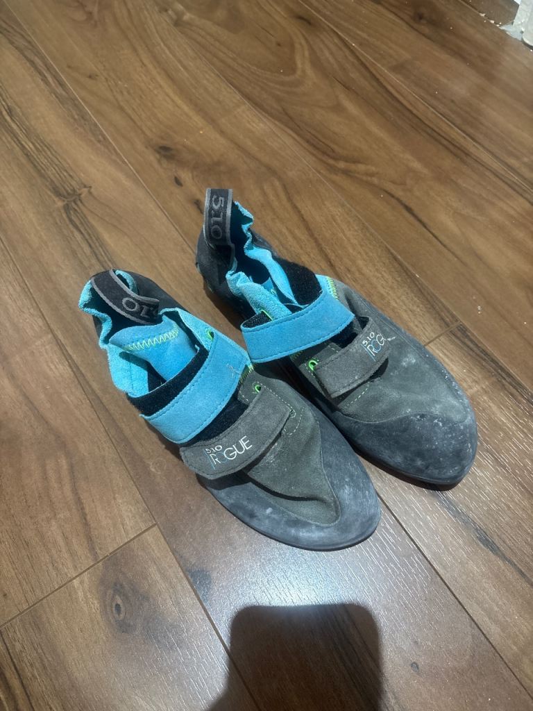 Climbing shoes size 6