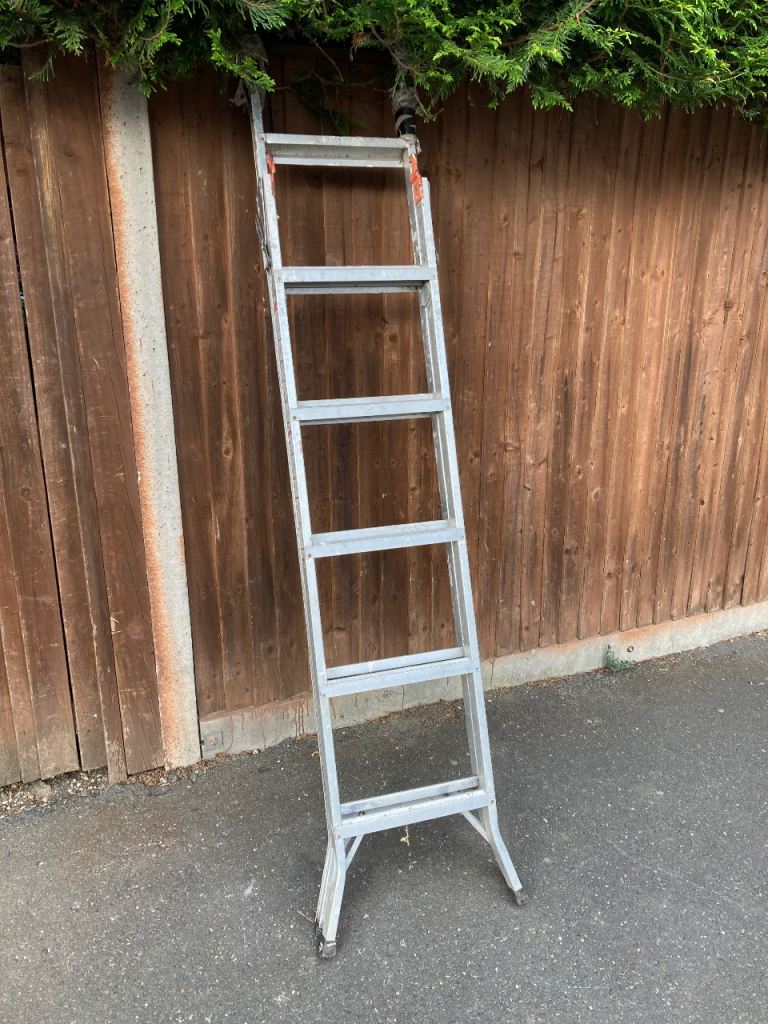 Sturdy Aluminium Stepladder – 5 Step, Good Condition