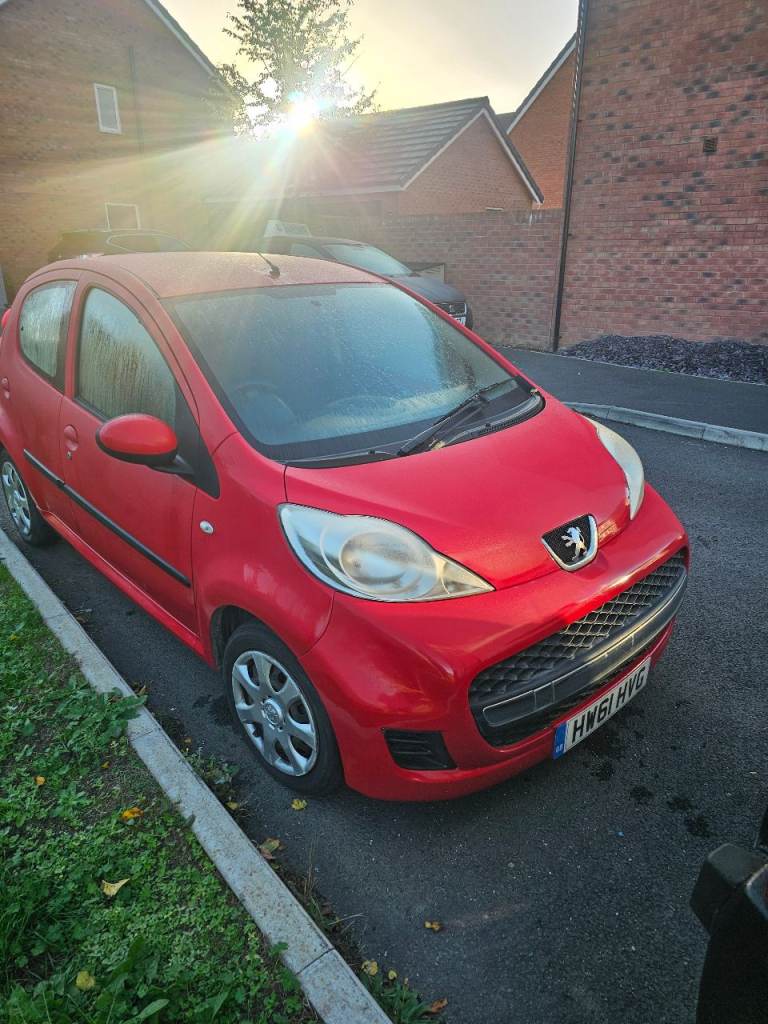 Peugeot, 107, Hatchback, 2011, Manual, 998 (cc), 5 doors