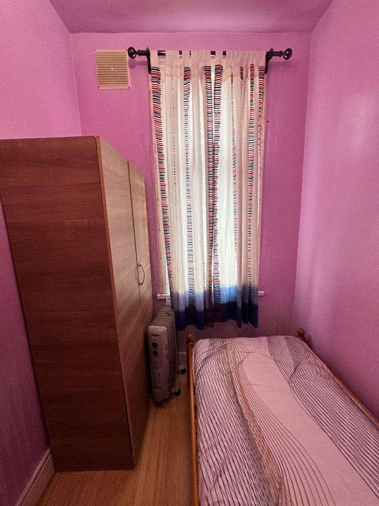 Very cheap Double and single bedroom To-let Next to Tube zone 3 