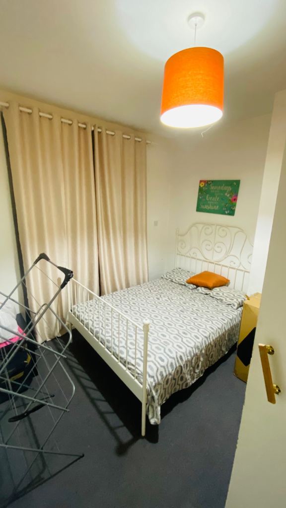 Room to rent cheetham hill