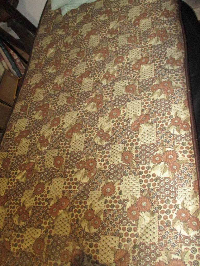 Single bed mattress