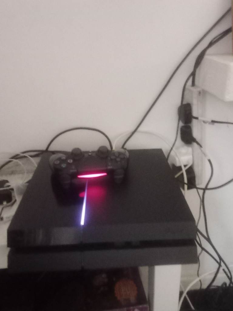 Sony PlayStation 4 (PS4) with Controller – Good Condition