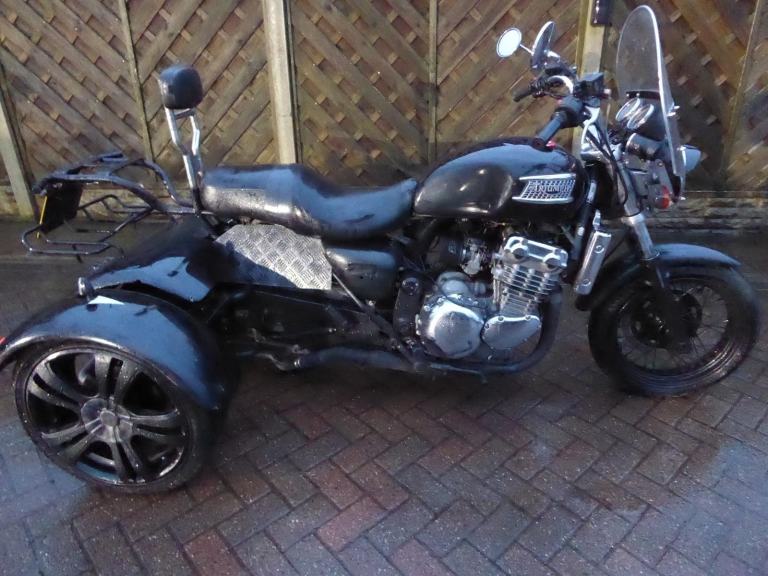 TRIUMPH THUNDERBIRD 900 TRIKE 51 REG REGISTERED AS TRIKE RUNS SPARES REPAIR 