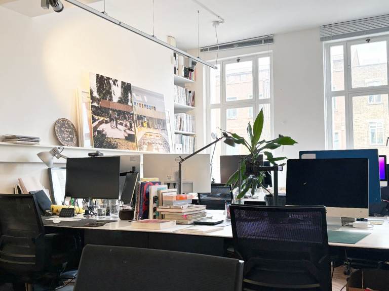 DESK SPACES TO LET. BRIGHT CO-WORKING STUDIO, CAMDEN TOWN
