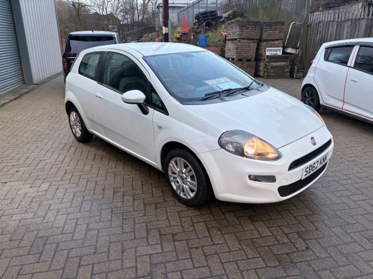 Fiat, PUNTO, Hatchback, 2012, Manual, 1242 (cc), 3 doors
