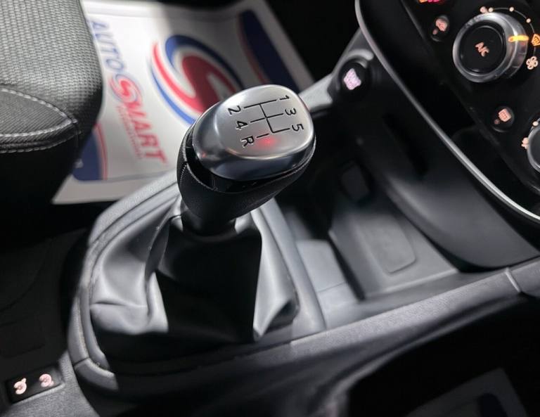 2017 Renault Clio 1.2 16V Play 5dr HATCHBACK PETROL Manual