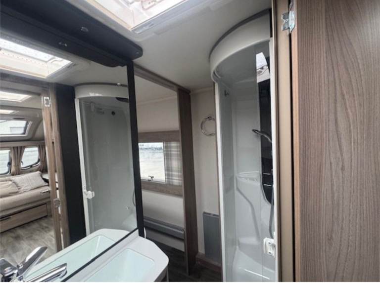 2023 Swift Challenger Grande 4 berth fixed bed