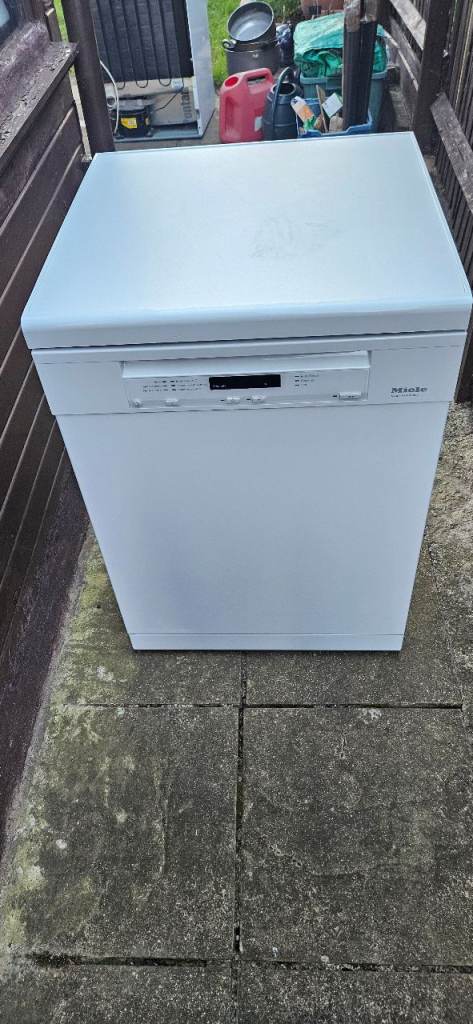 MIELE FULL SIZE DISHWASHER FOR SALE.