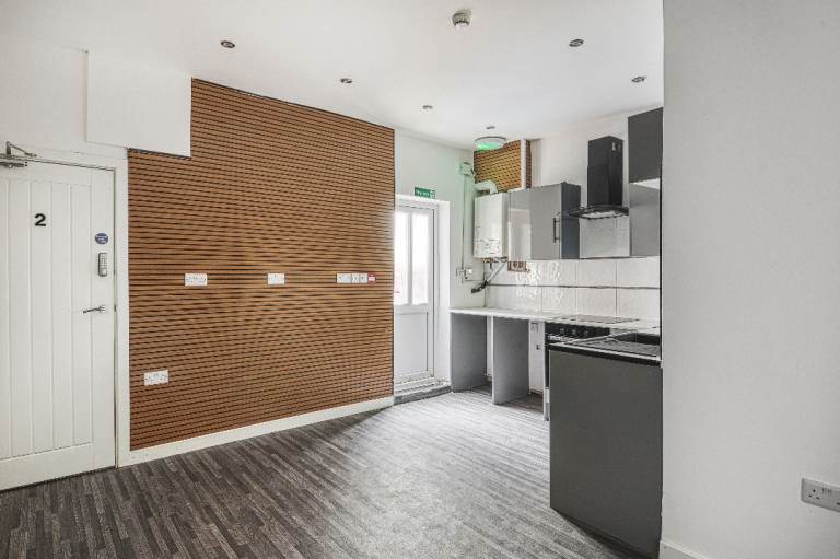 All Bills Included – Furnished Room in Derby