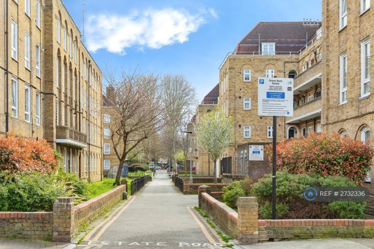 1 bedroom flat in Beechey House, London, E1W (1 bed) (#2732336)