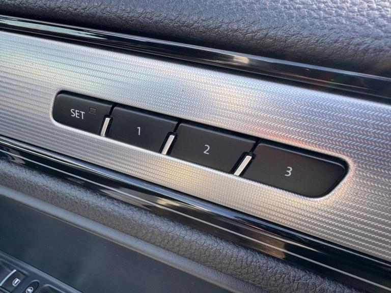 2015 Volkswagen Touareg 3.0 V6 TDI BlueMotion Tech 262 R-Line 5dr Tip Auto ESTATE DIESEL Automatic