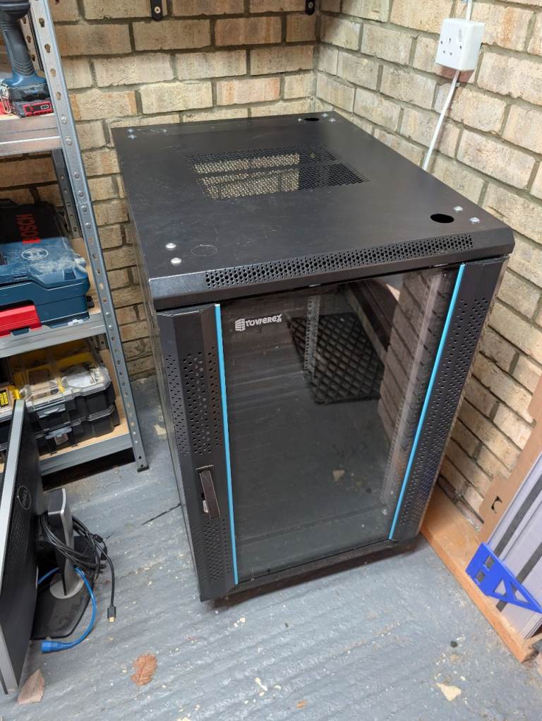 18u Towerez Server Rack (Rack Cabinet)