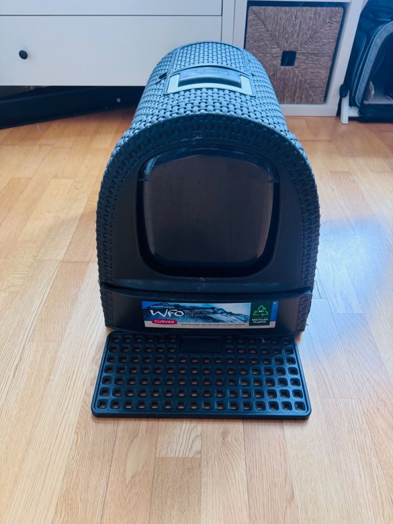 FREE Cat Litter Box, Attractive Rattan Style PetLife Enclosed Tray