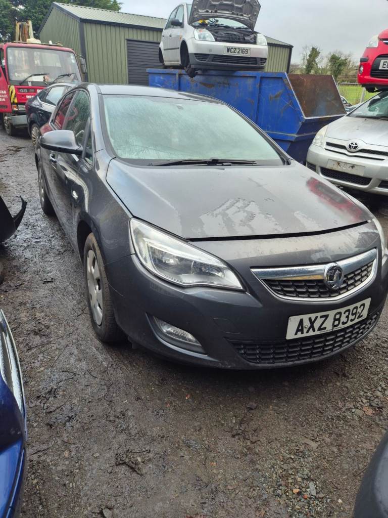 2011 VAUXHALL ASTRA 1.7 CDTI BREAKING FOR PARTS