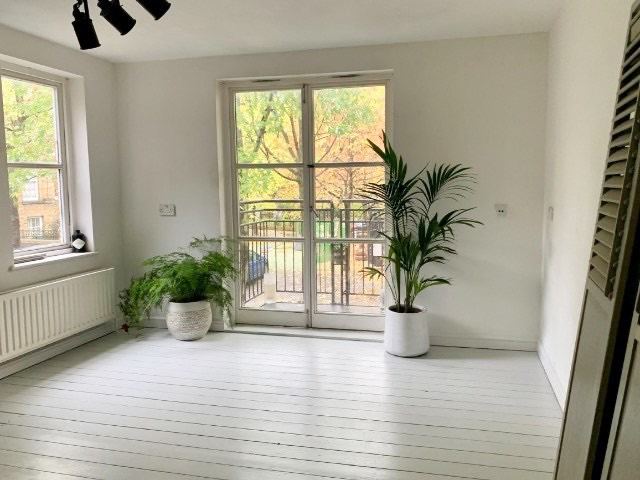 Angel Islington 1 bed swap