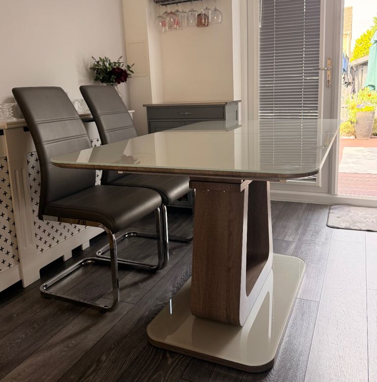 Pagazzi Calgary Extendable Dining Table with Grey Oak Inlay