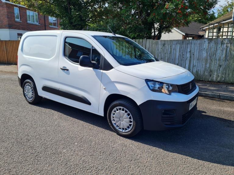 2021 Peugeot Partner Professional Hdi 100 Bhp Diesel Three Front Seats Side Door