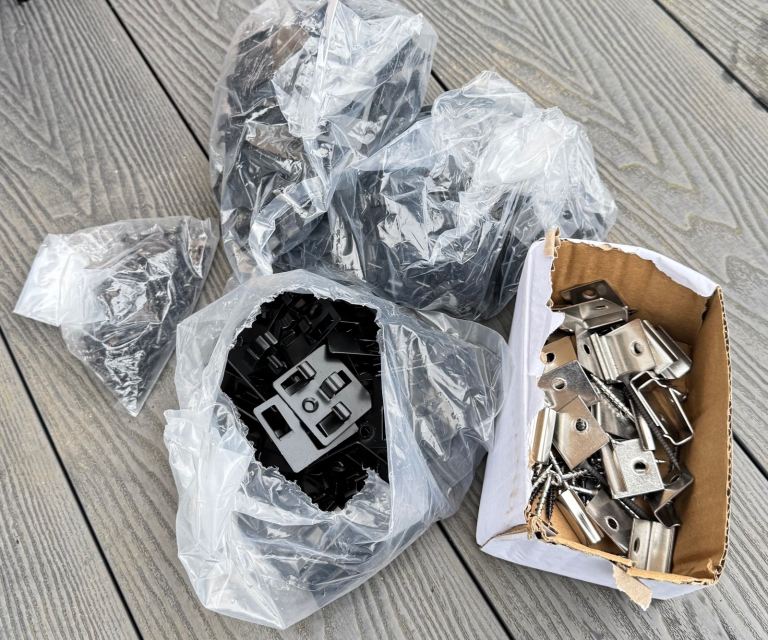 Composite Decking Metal Clips / Stainless Steel / Gapless (1-2mm) Screw Included