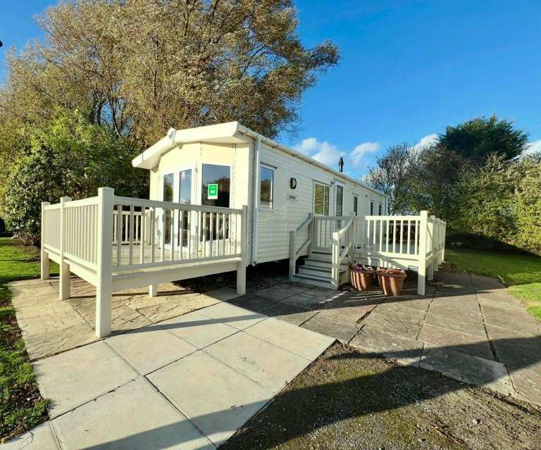 Cheap used 3 bedroom 8 berth static caravan with decking for sale at Butlins Skegness Ingoldmells