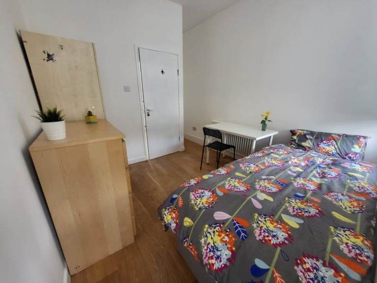 🏠 Lovely & Spacious Single Room  | London NW10 | Near Willesden Junction Station ❤️