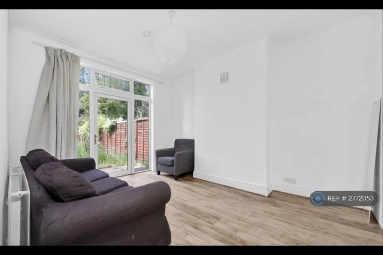 4 bedroom house in Hanover Road, London, NW10 (4 bed) (#2772053)