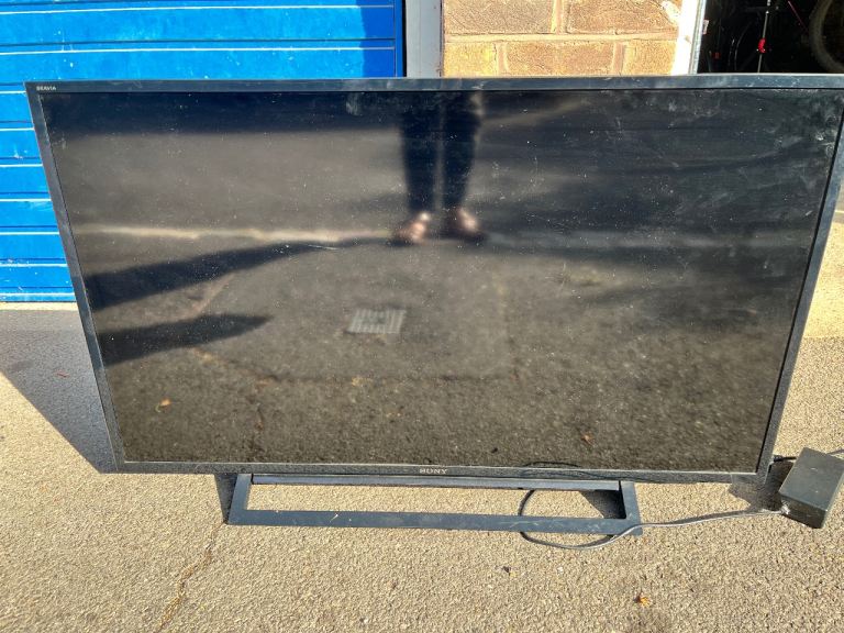 Sony TV with remote 