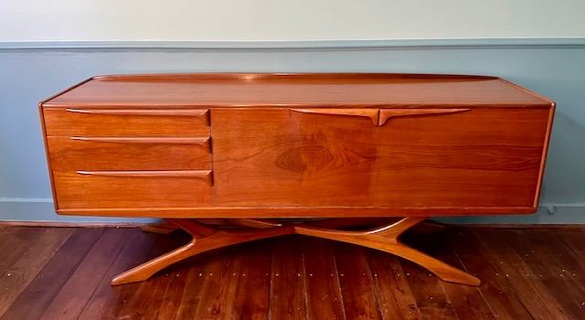 Beithcraft Val Rossi Mid Century Modern Vintage Teak Sideboard