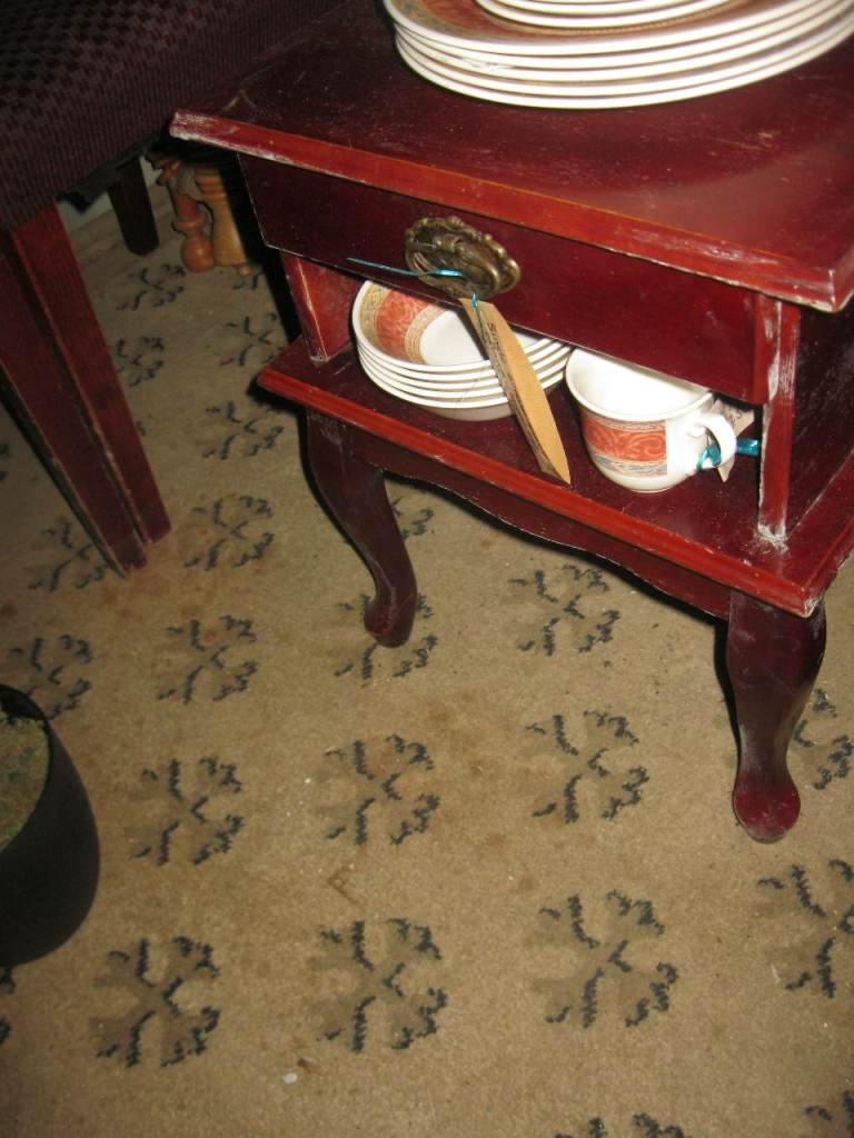 MODERN SINGLE 2 TIER RED WOODEN BEDSIDE CABINET. IN GOOD ORDER