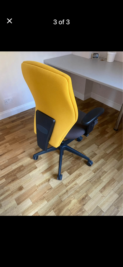 Offi e chair good condition 