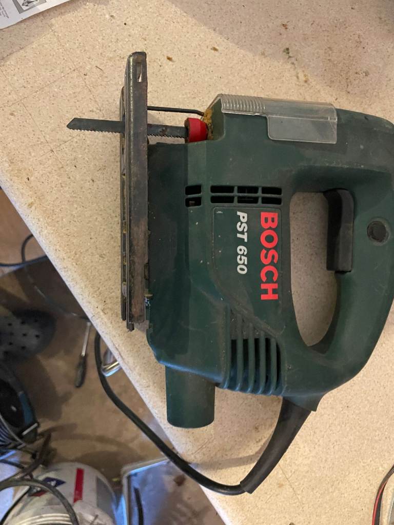 BOSCH JIGSAW (POWER TOOL) COMES WITH BLADE (MADE IN SWITZERLAND)  