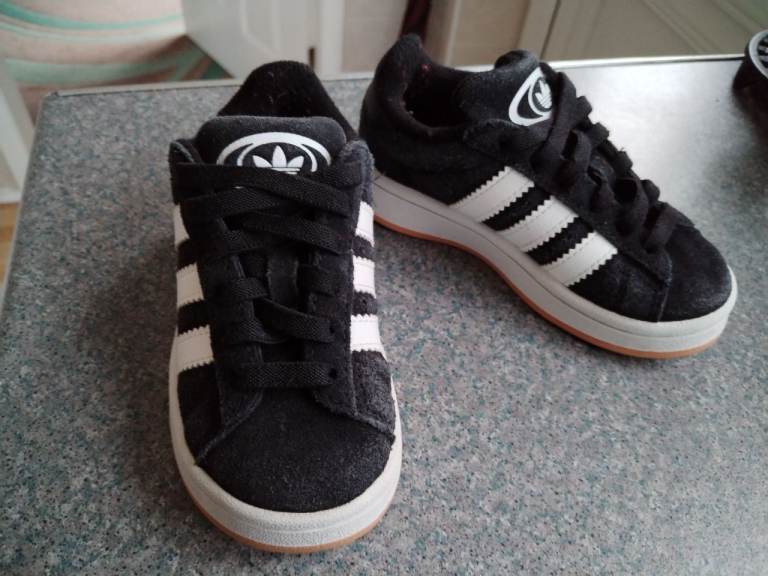 ADIDAS CAMPUS TRAINERS SIZE 10K (KIDS SHOE) LIKE NEW
