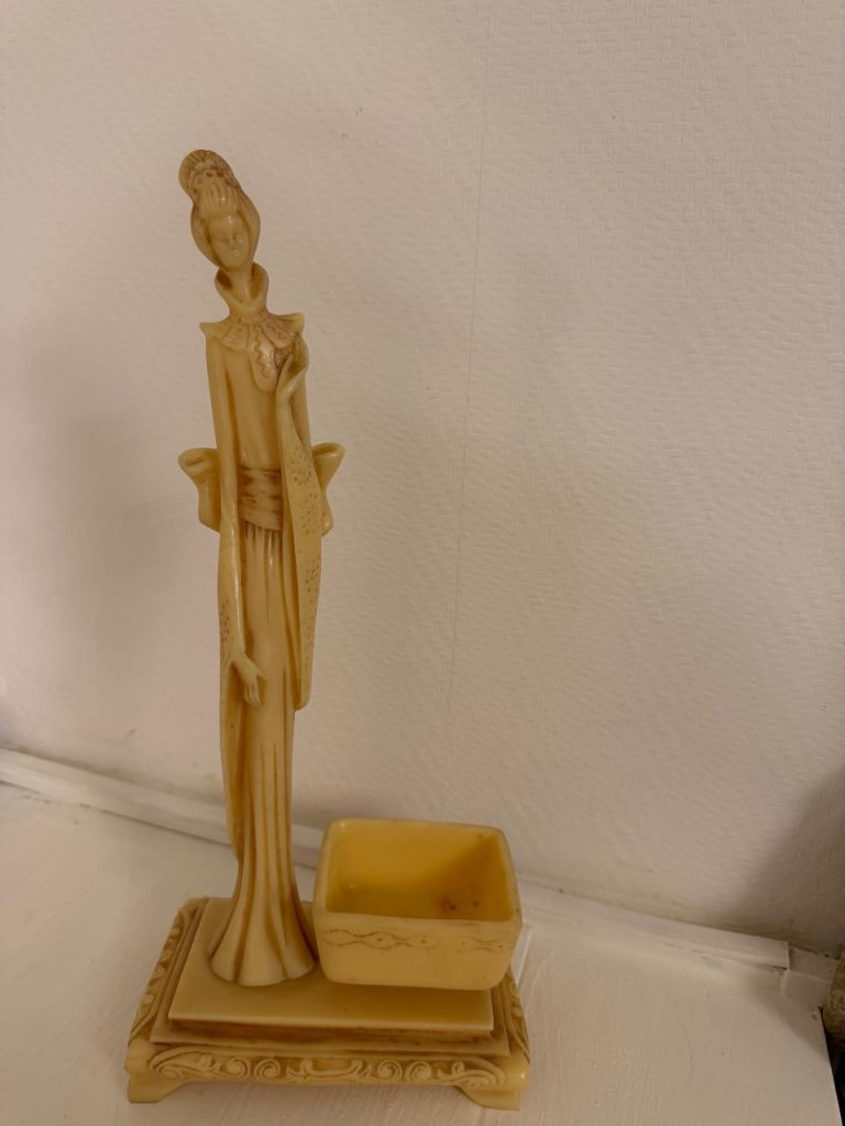 VINTAGE JAPANESE RESIN GEISHA FIGURINE ON BASE + BOWL 40 x 18 cm