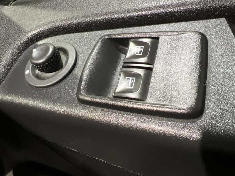 2021 Renault Trafic 2.0 dCi ENERGY 30 Sport LWB Standard Roof Euro 6 (s/s) 5dr PANEL VAN Diesel M...