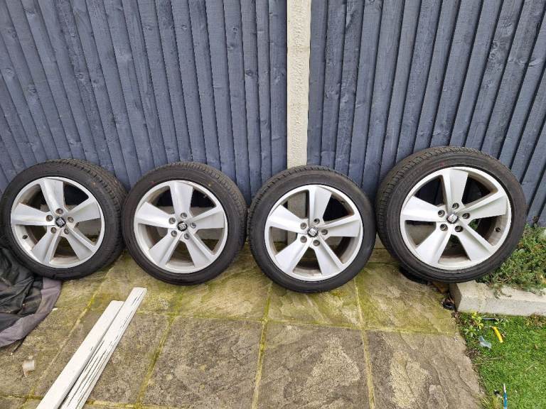 2015 Seat Leon alloy wheels and tyres