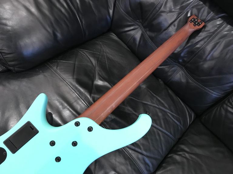 Ibanez EHB1000S 4 string headless Electric Bass in Sea Foam Green Matte, wow!