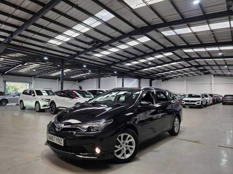 2017 Toyota Auris 1.8 VVT-h Icon Tech Touring Sports CVT Euro 6 (s/s) 5dr ESTATE Petrol/Electric ...