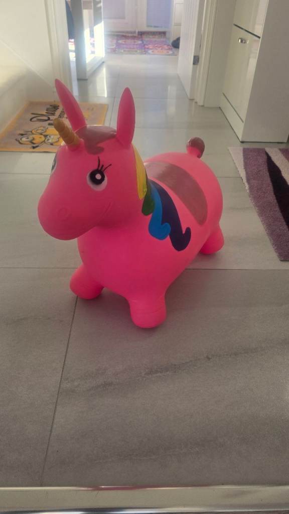 Inflated unicorn, riding toy, bouncy toy
