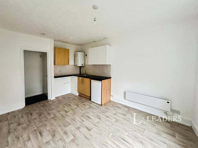 Studio Flat in Little Chelsea, Eastbourne